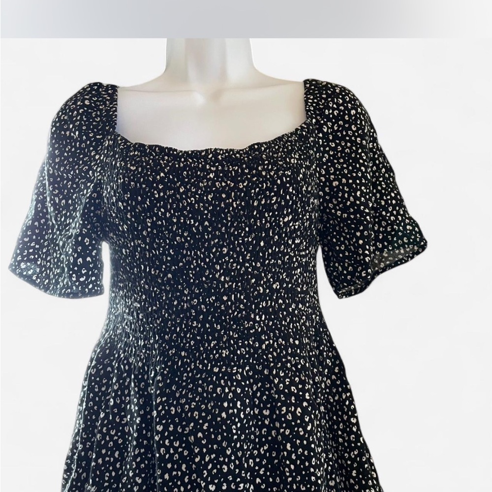 URBAN Romantics Black and White Puff Sleeve Top